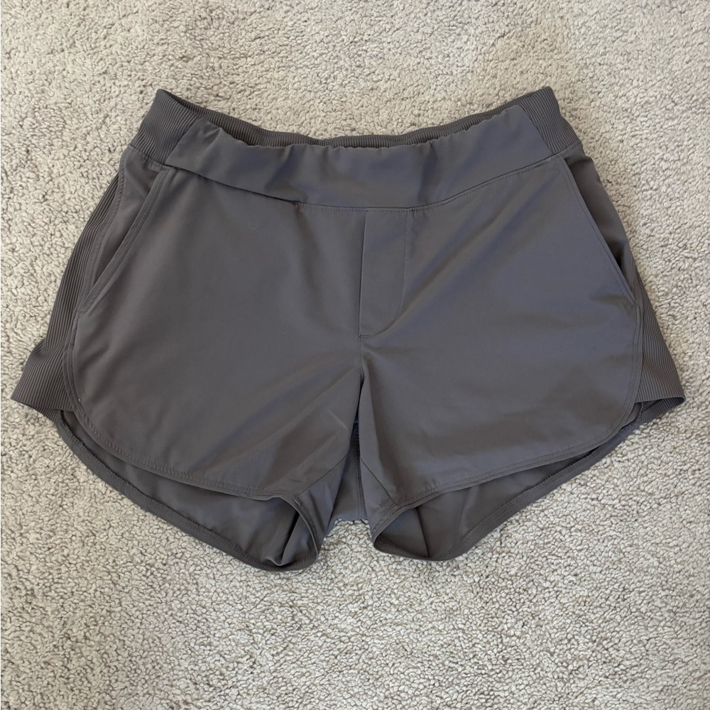 Athleta Women’s Short Gray‎ Unlined Pockets Sport Running Short 2